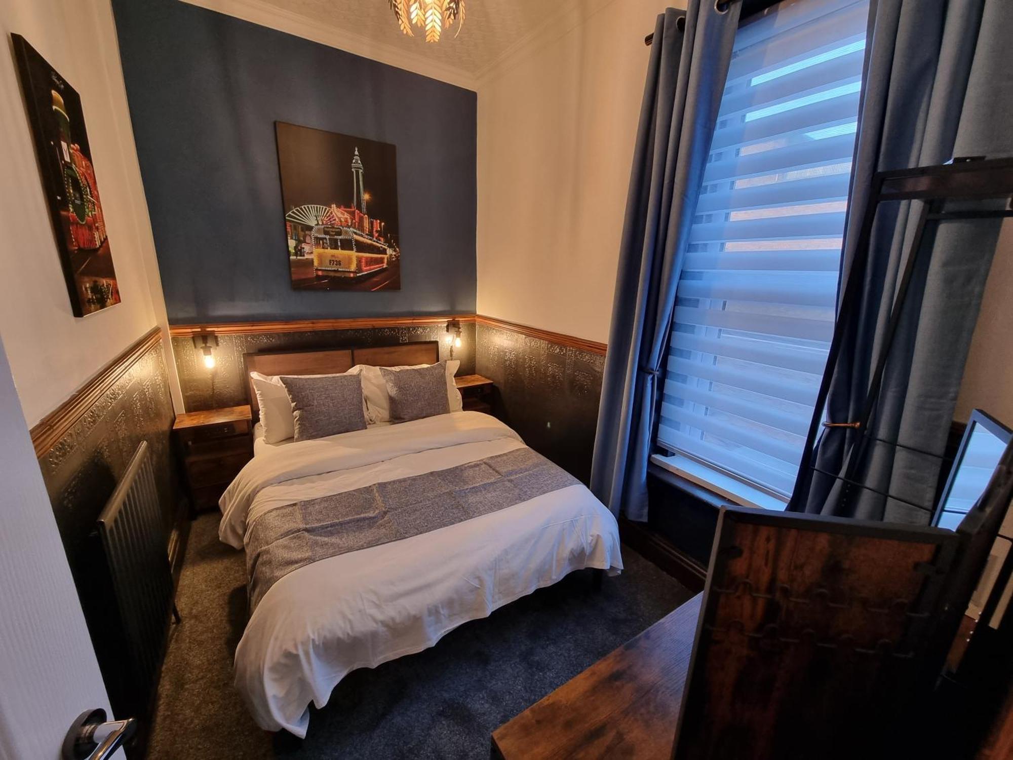 Rendezvous Bar & Rooms - Adults Only — Photos 2